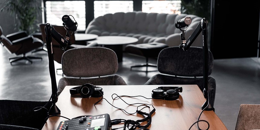 Studio vidéo et podcast professionnel avec équipement complet